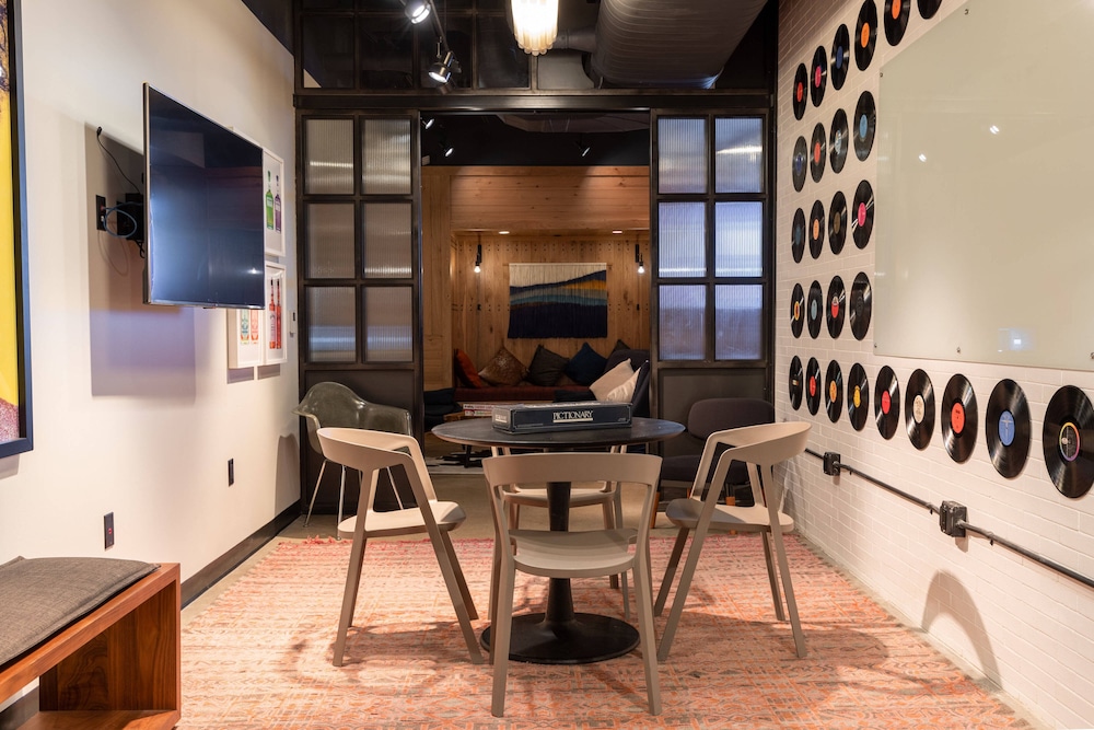 Moxy Nashville Downtown 35/40