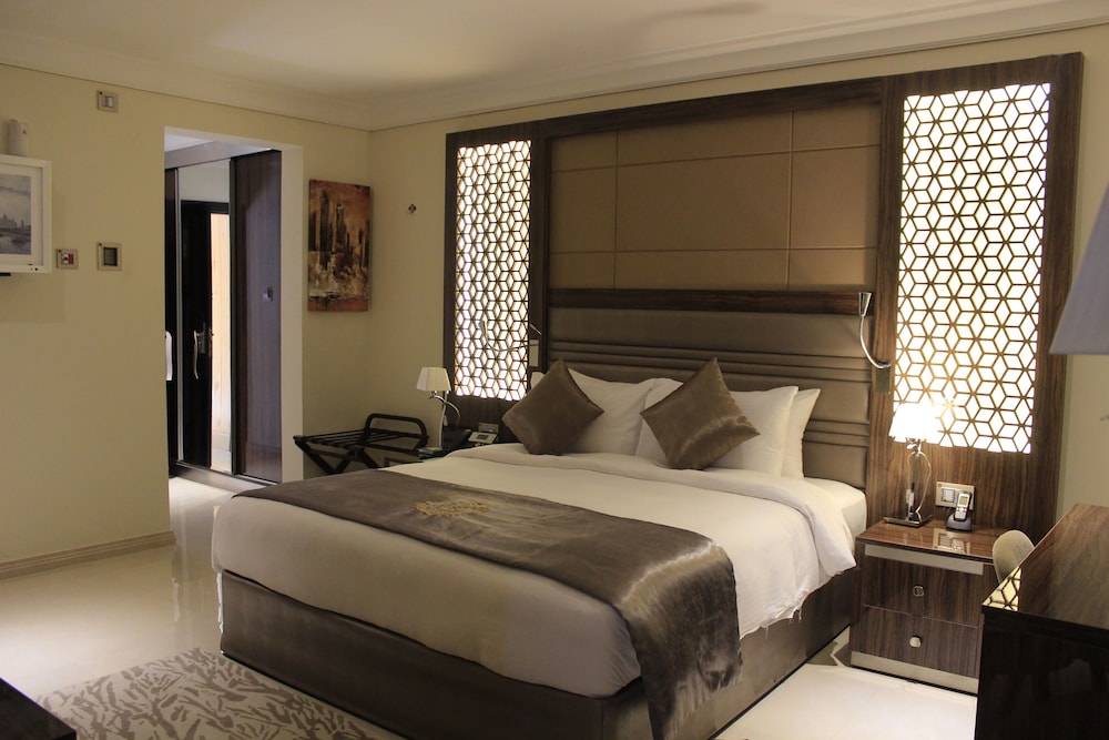 Amiri Room