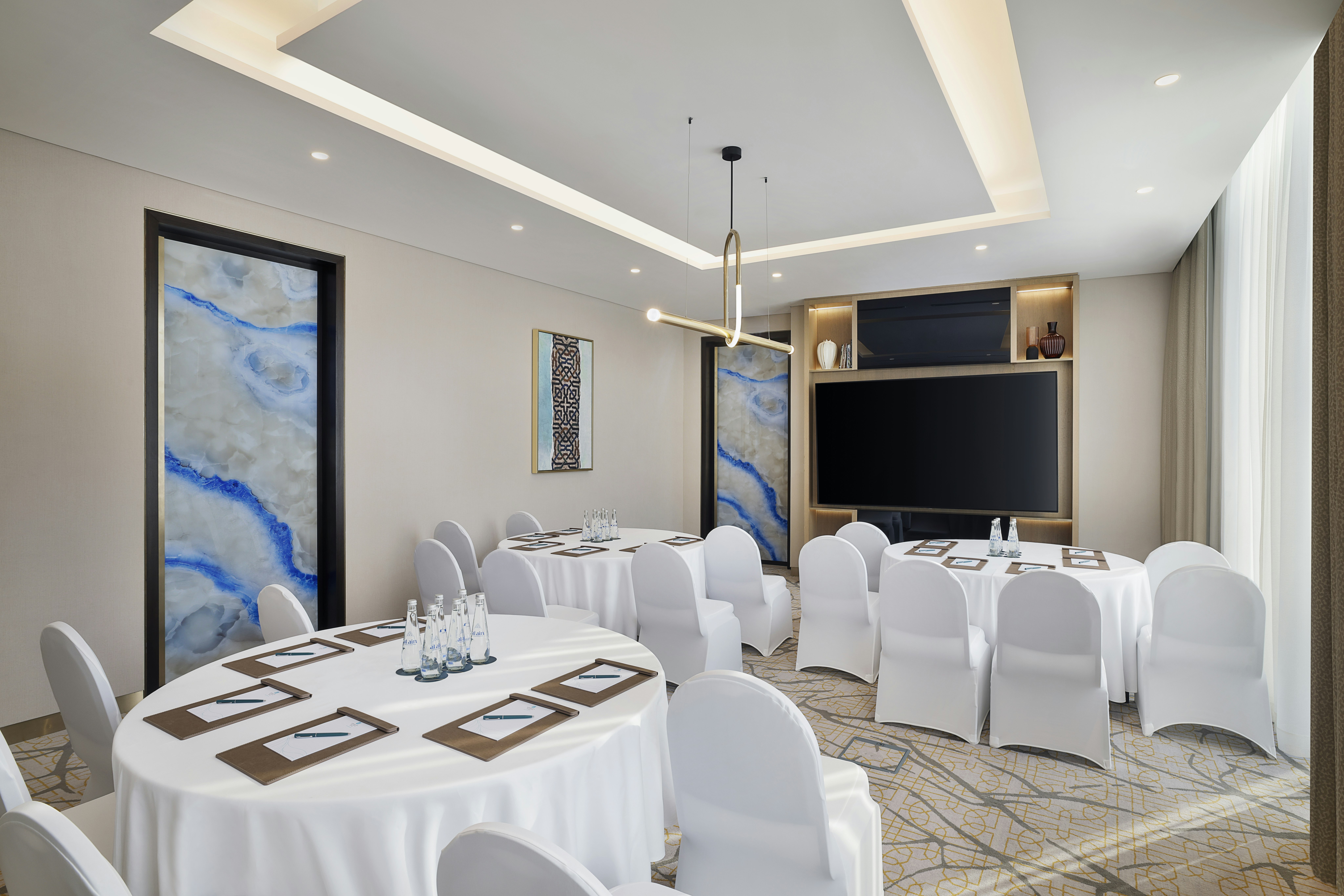 Embassy Suites by Hilton Dubai Business Bay 48/55