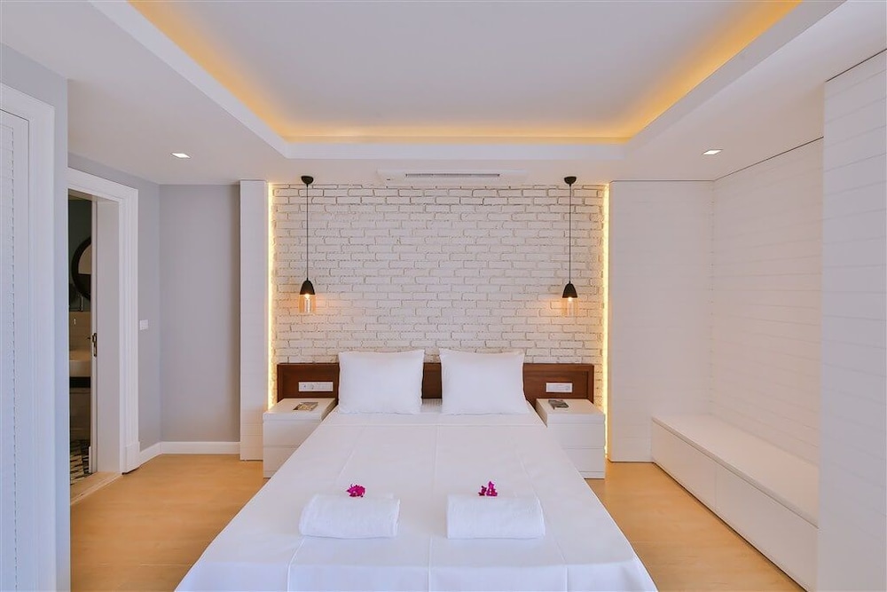 Lale Hotel 15/50