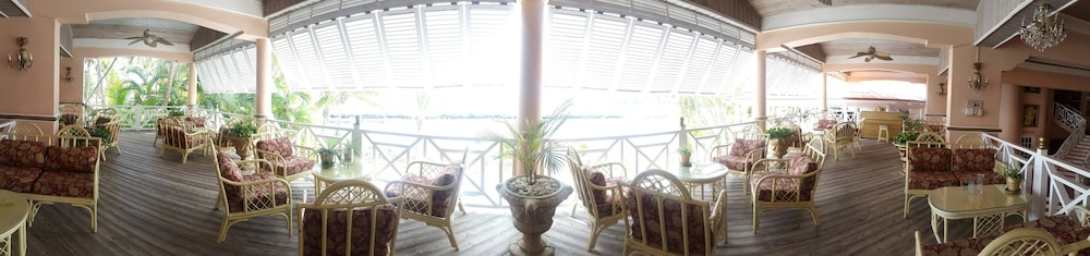Coco Reef Resort & Spa 12/56