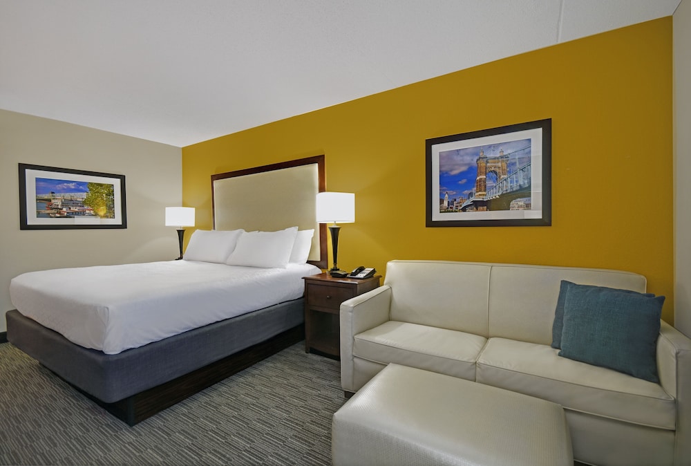 Holiday Inn Express and Suites Cincinnati Riverfront, an IHG Hotel 11/64