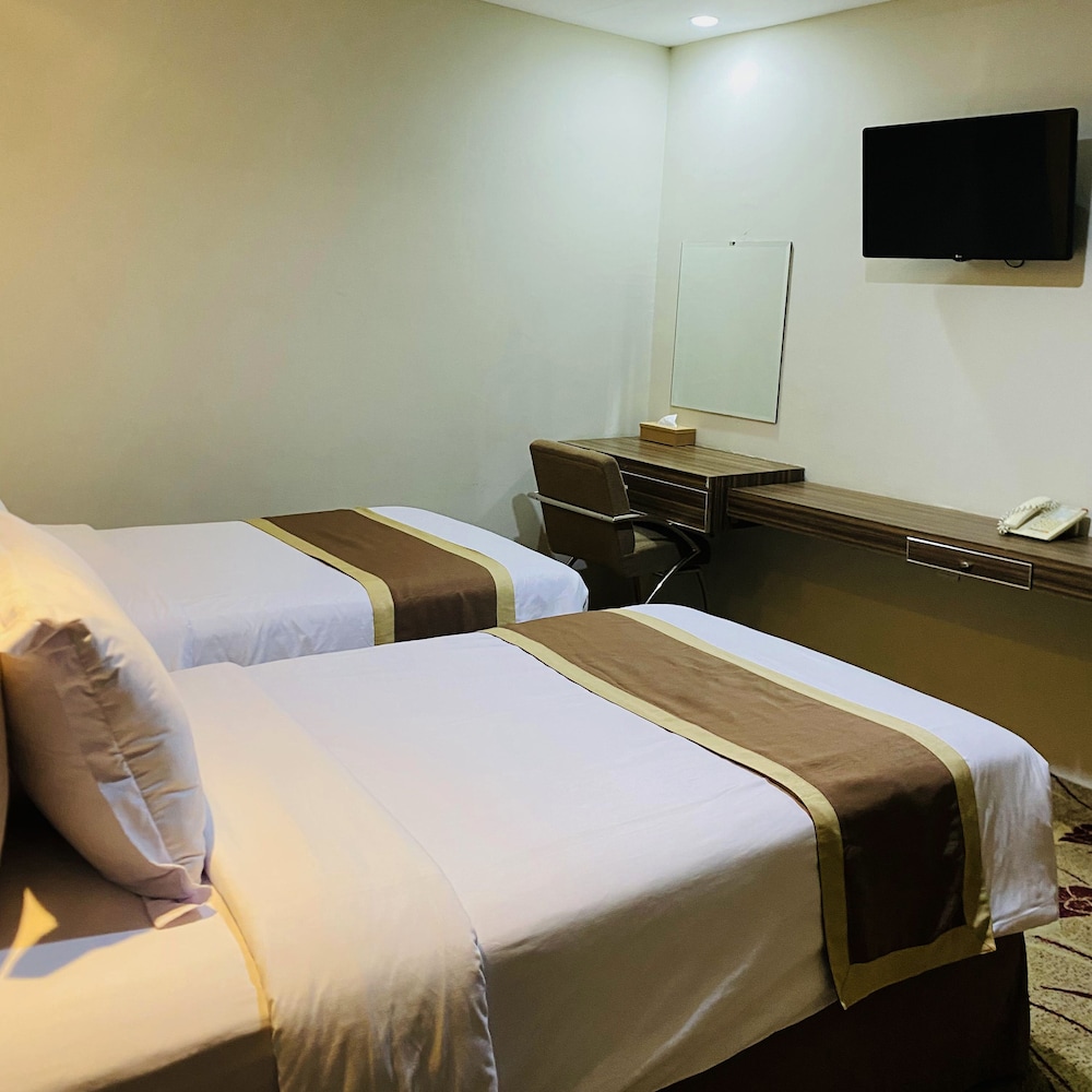 TRAVELLERS HOTEL PHINISI 20/50