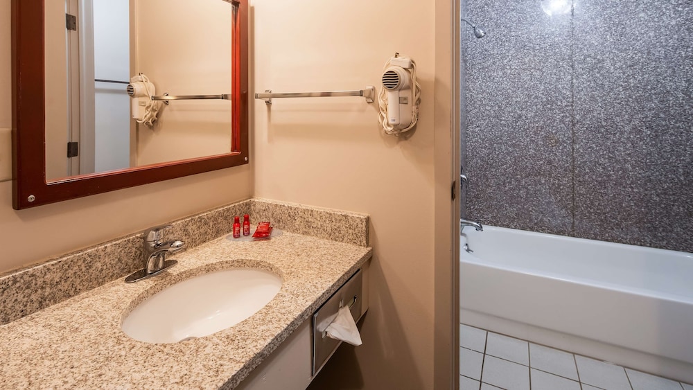Surestay Plus Hotel By Best Western Auburn 15/32