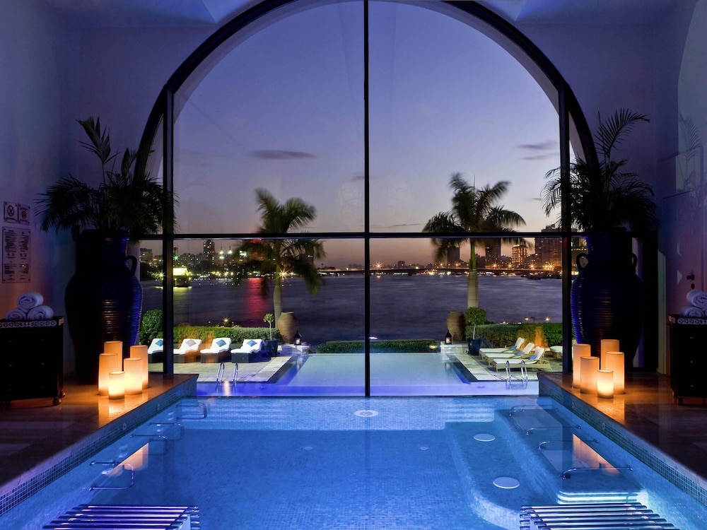 swimming pool spa