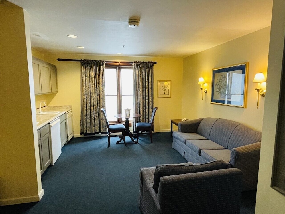 Greenville Inn Suites 56/67