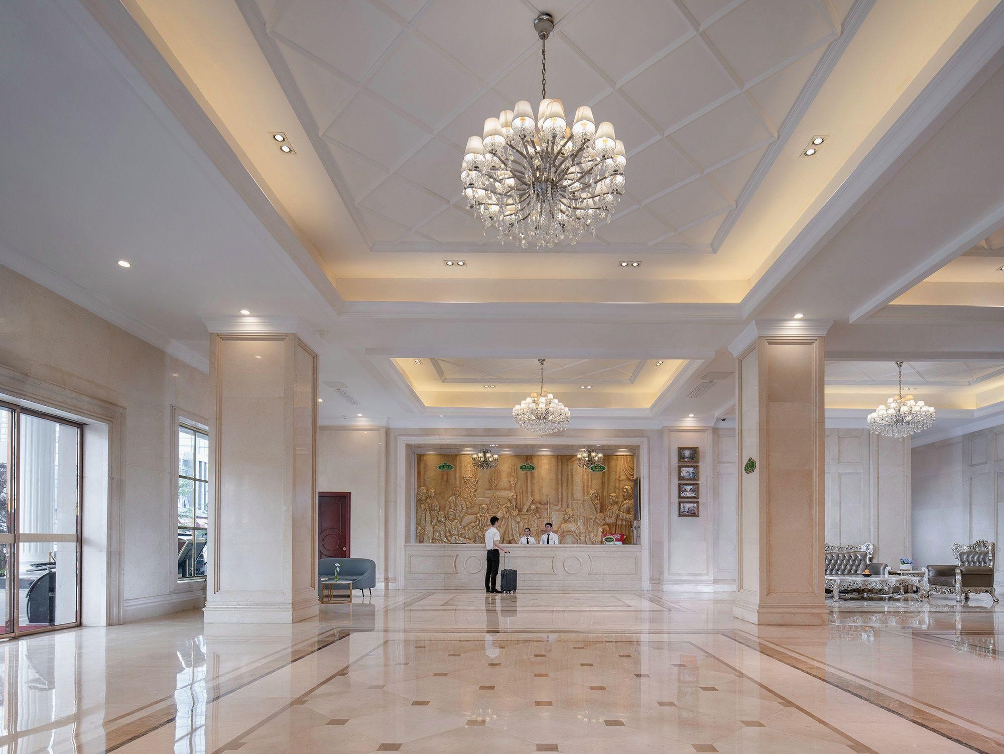 Vienna Hotel (Guangzhou Panyu Qiaonan Aoyuan Square) 14/50