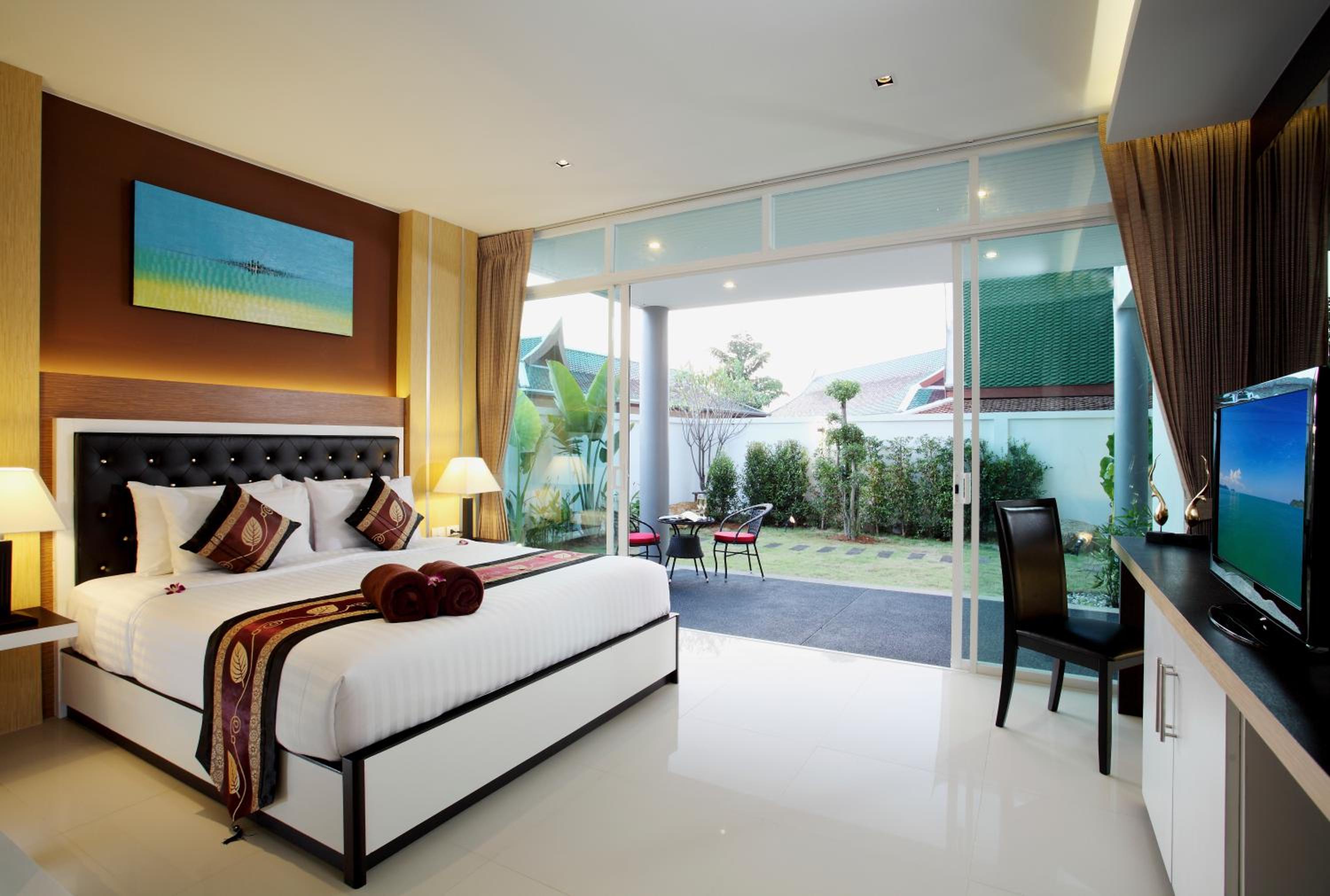 3 Bedrooms, Pool, Villa