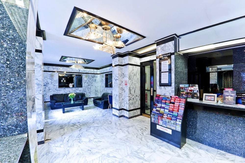 WHITELEAF HOTEL 2/50