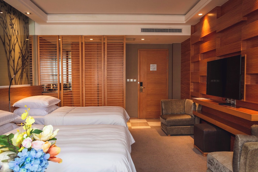 DELUXE, TWIN BEDS