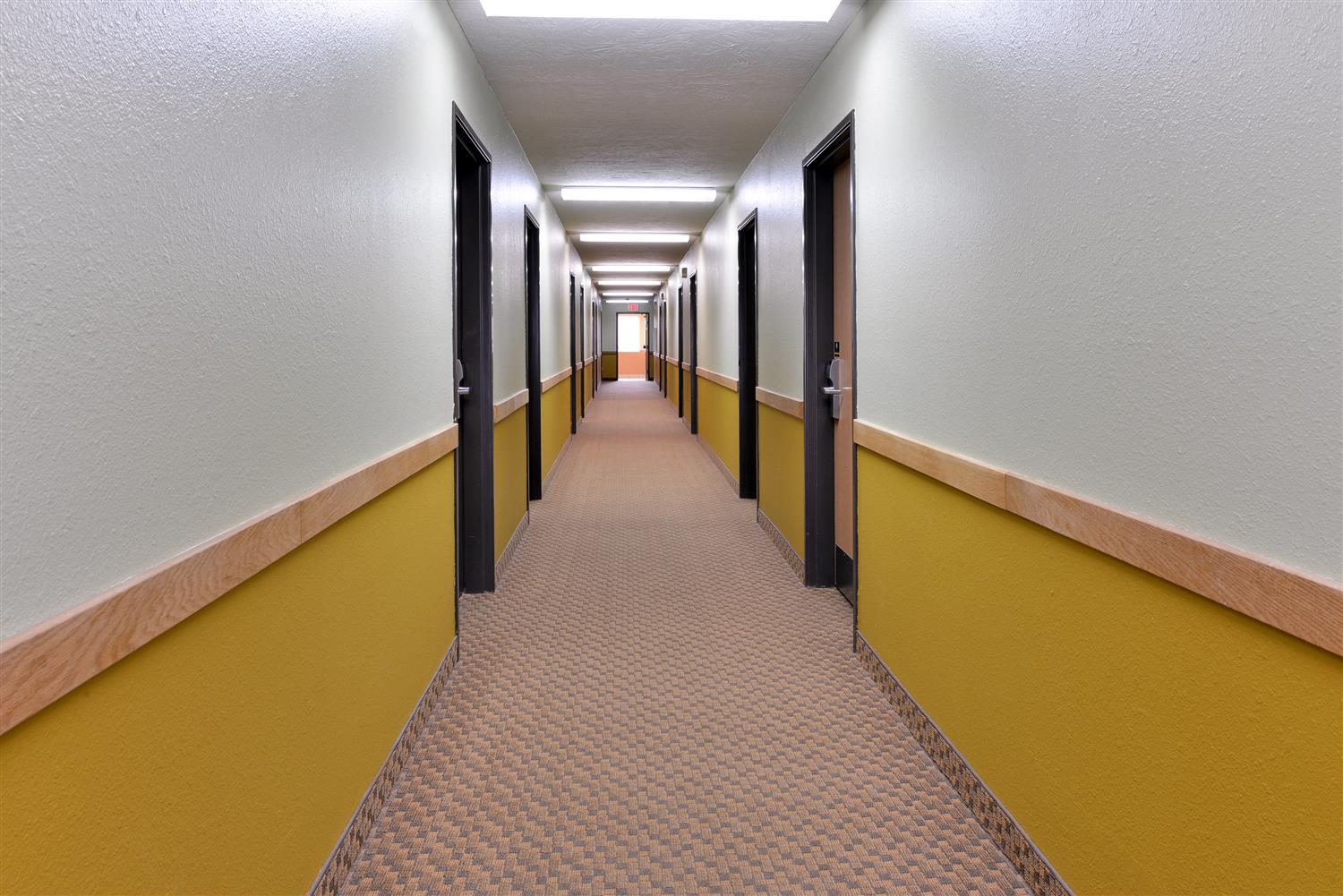 Americas Best Value Inn Seymour 18/26