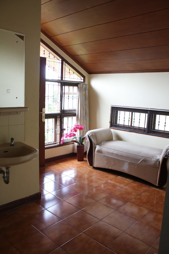 Villa Kota Bunga Anyelir 26/51