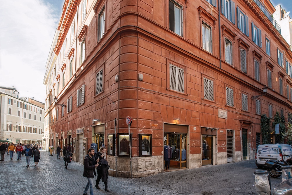 BQ House Trevi Luxury Rooms 40/50