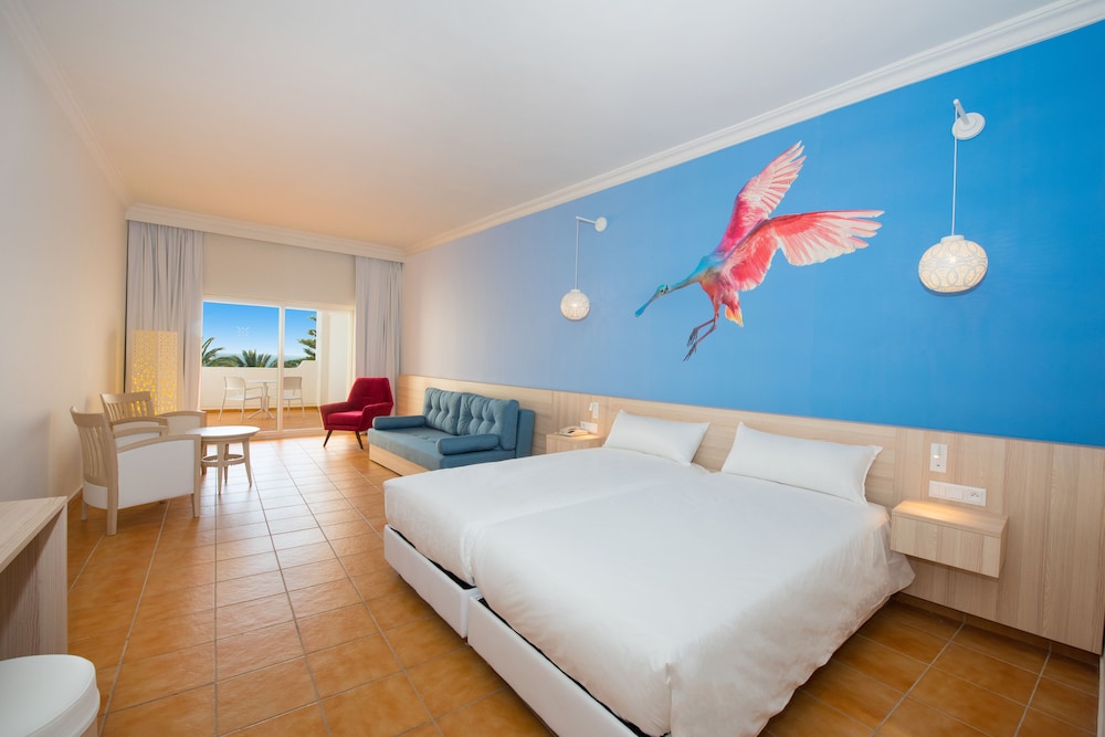 Iberostar Waves Founty Beach 16/66
