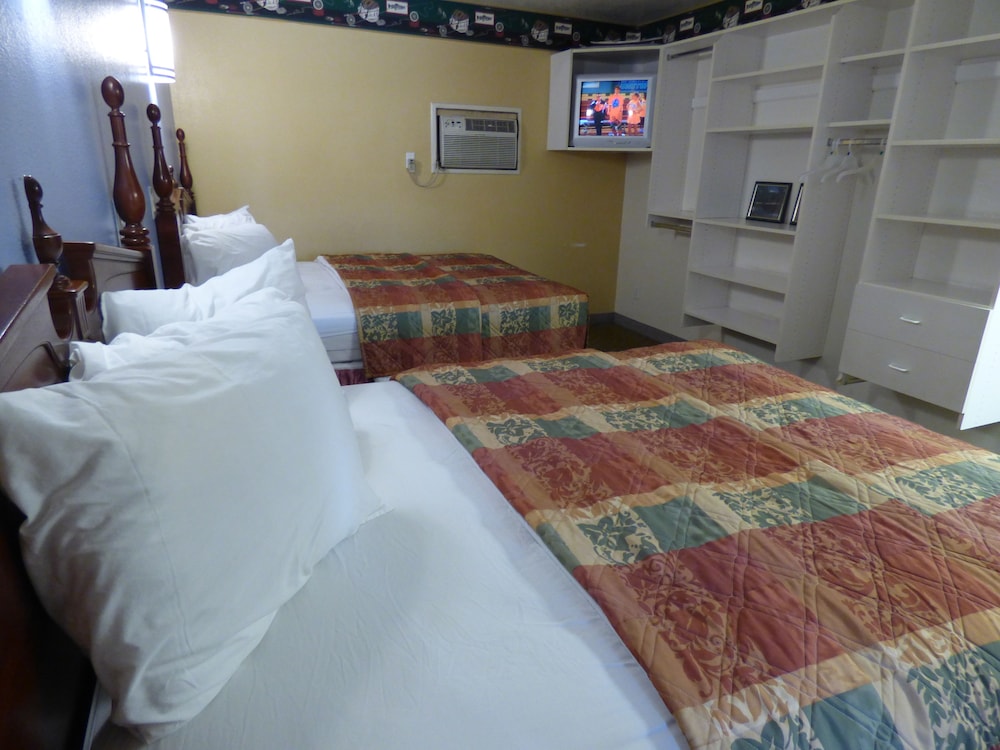 Coronada Inn and Suites 22/47