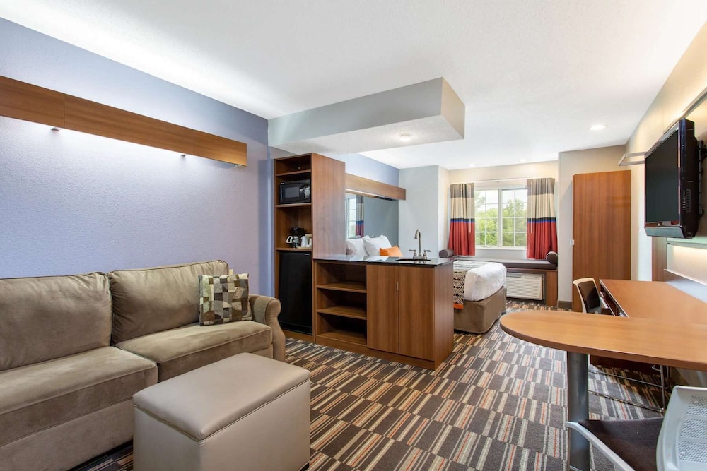 Lobby at Microtel Inn & Suites by Wyndham Philadelphia Airport, PHILADELPHIA - PA
