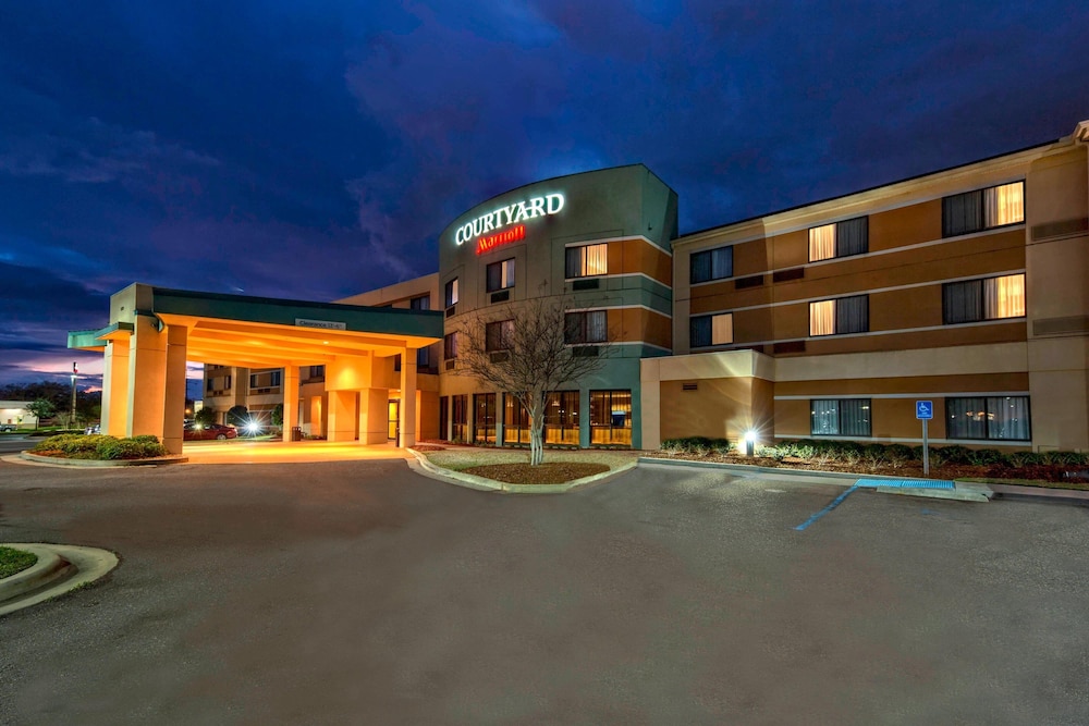 Courtyard by Marriott Alexandria 3/41