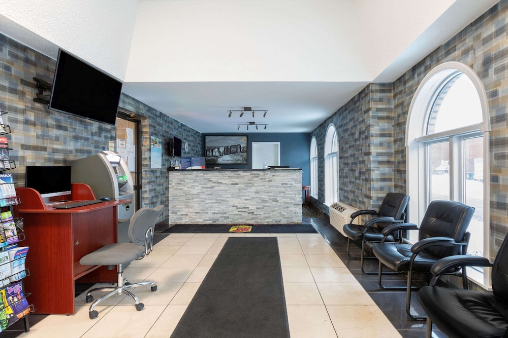 Super 8 By Wyndham Niagara Falls By The Falls 6/39