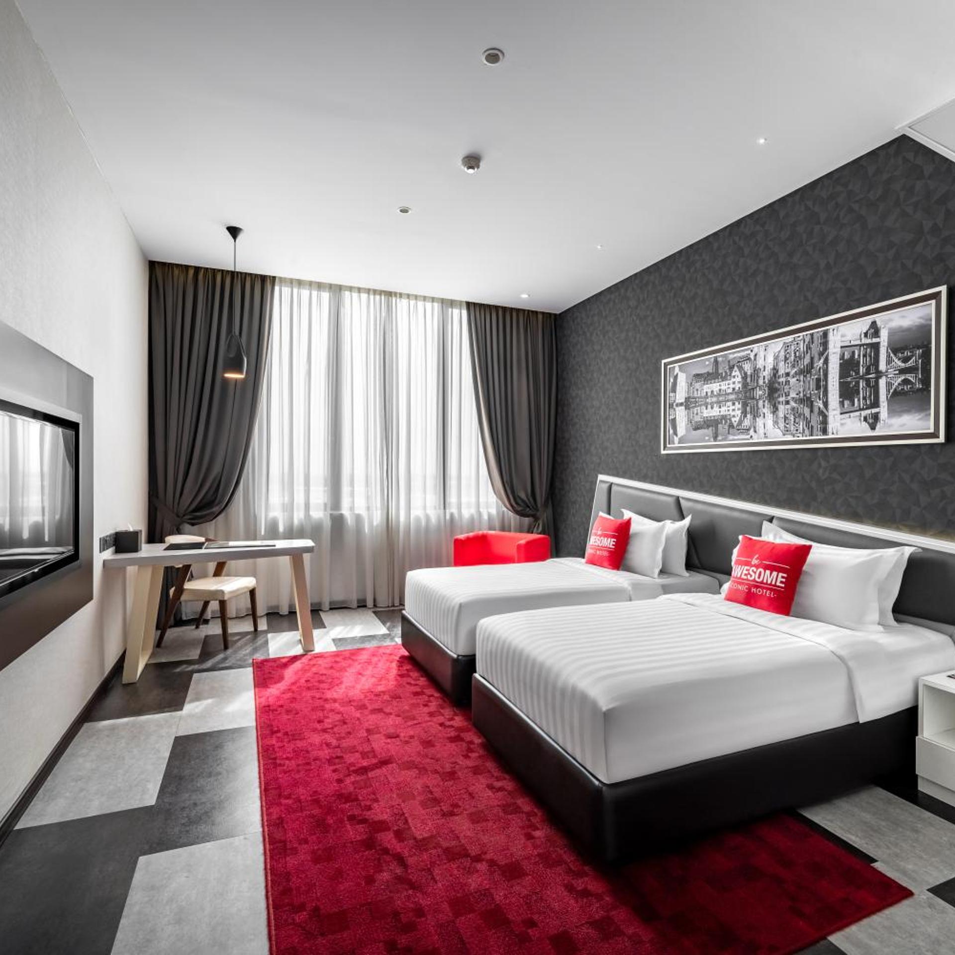 Deluxe, Double or Twin Bed