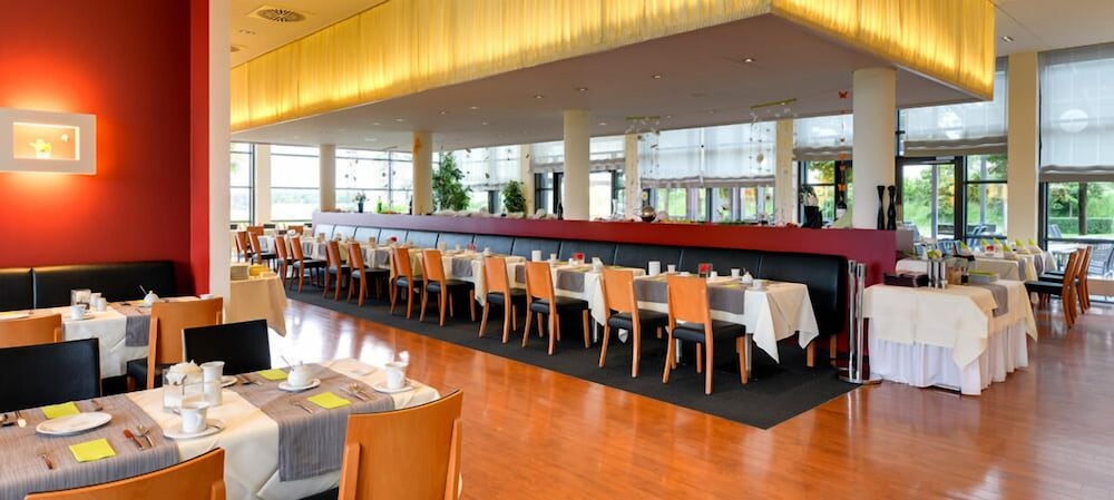 NOVINA HOTEL HERZOGENAURACH HERZO-BASE 49/66