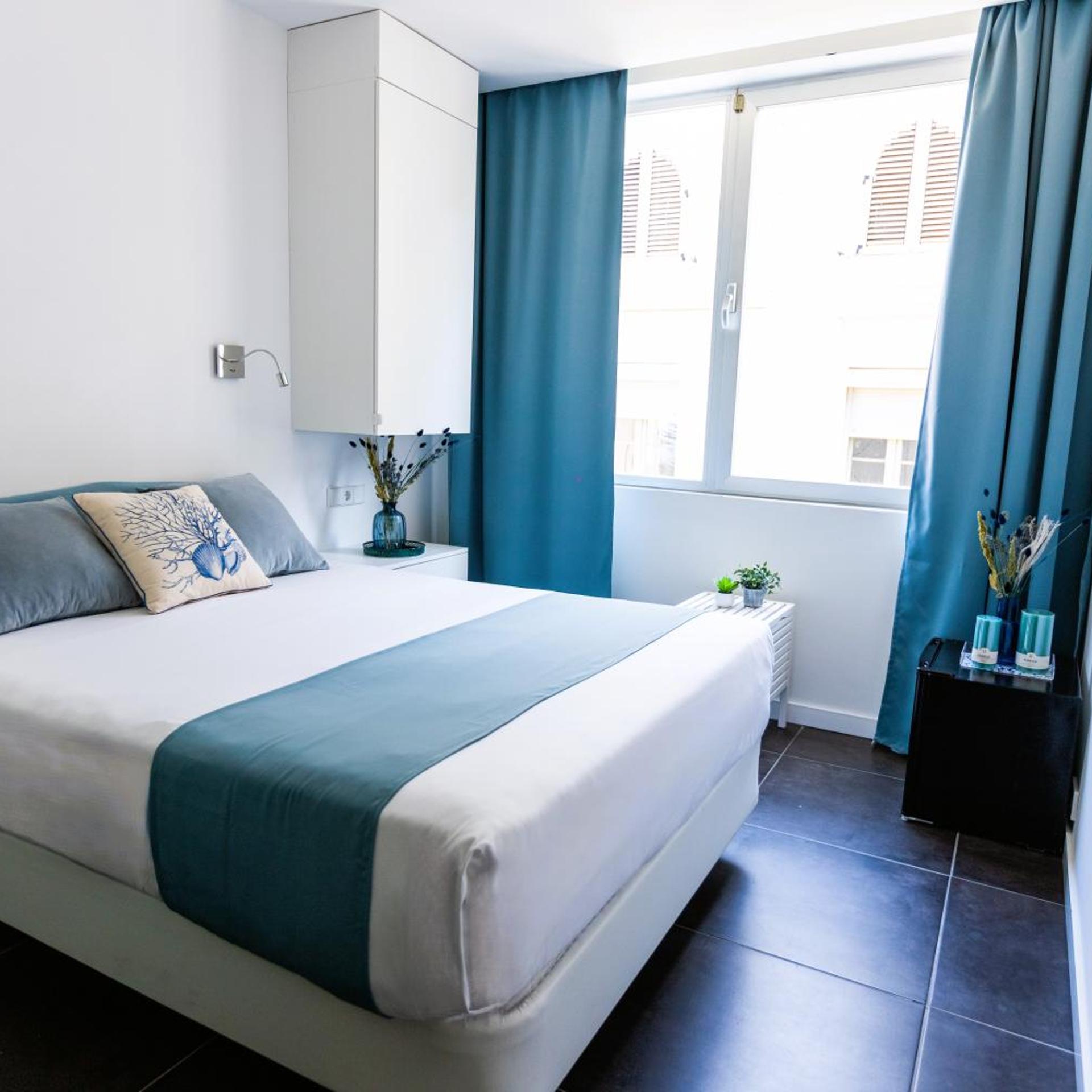 Room, Single