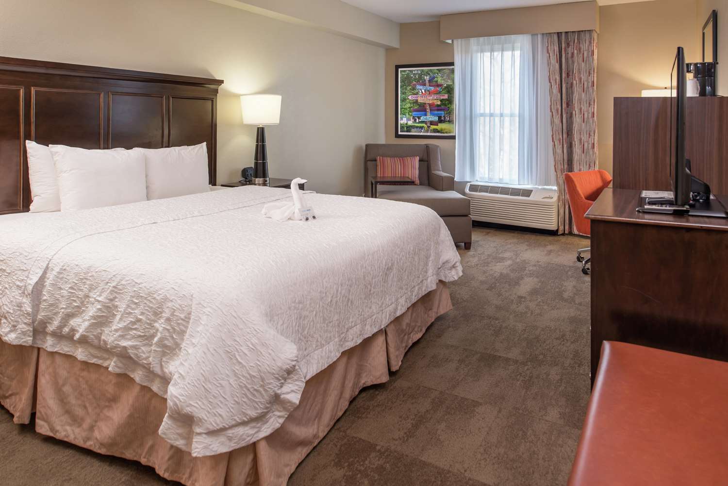 Hampton Inn & Suites Charlotte-Arrowood 18/61