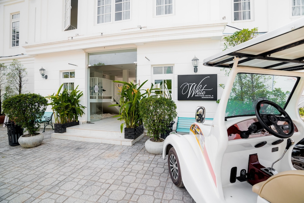 White Boutique Hotel and Residences 7/72