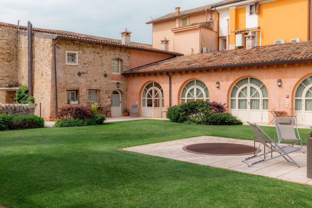 Residence Corte San Carlo 34/50