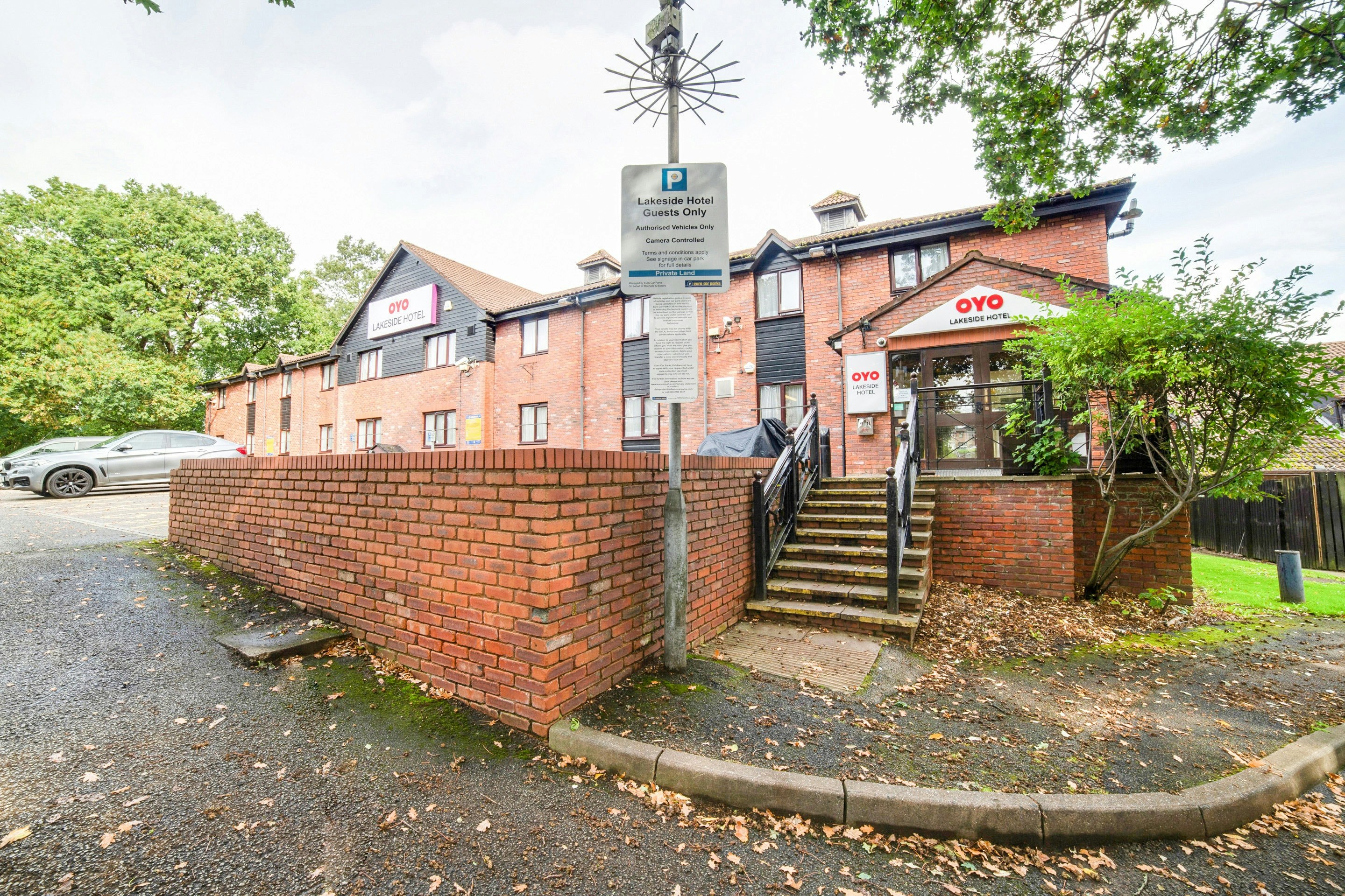 OYO Lakeside Haydock Hotel, St Helens, A580 East Lancs, Garswood Old Road 20/23