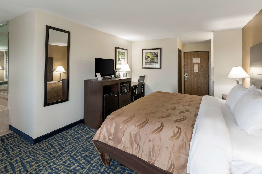 Quality Inn Rochelle IL 13/43