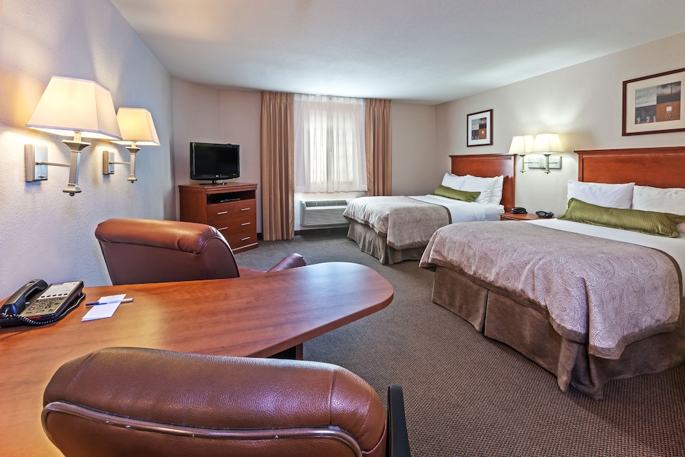 Candlewood Suites Pearland 15/37