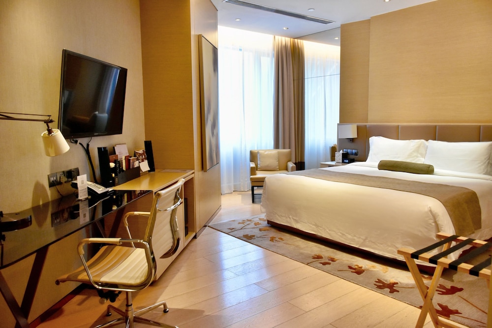 DELUXE, STUDIO, KING BED