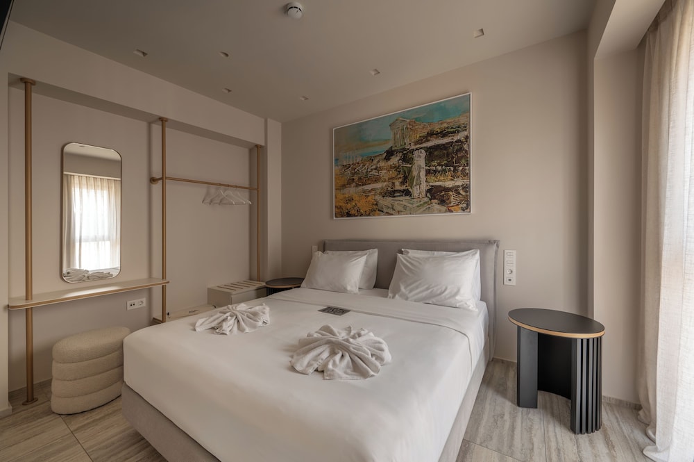 1 BEDROOM, SUITE, BALCONY