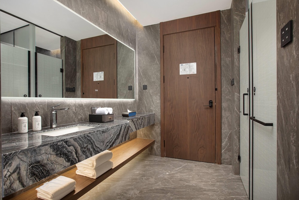 Days Hotel by Wyndham Weihai Huoju Eight Street 36/37