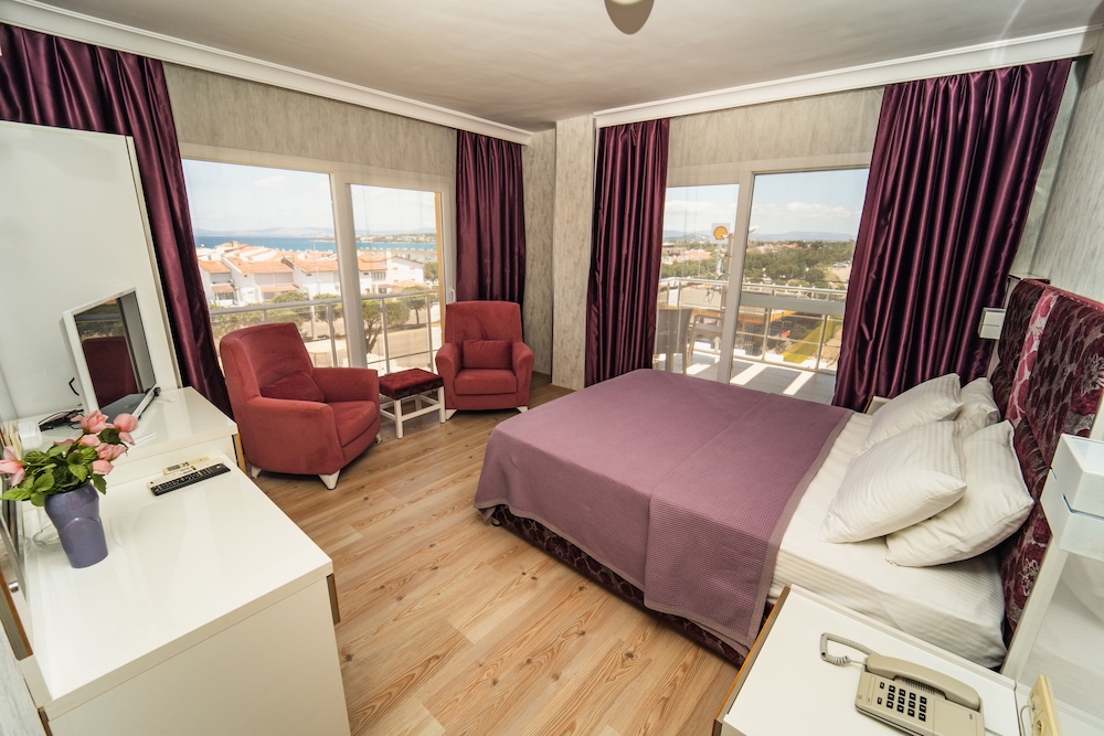 CLASSIC, SUITE, SEA VIEW