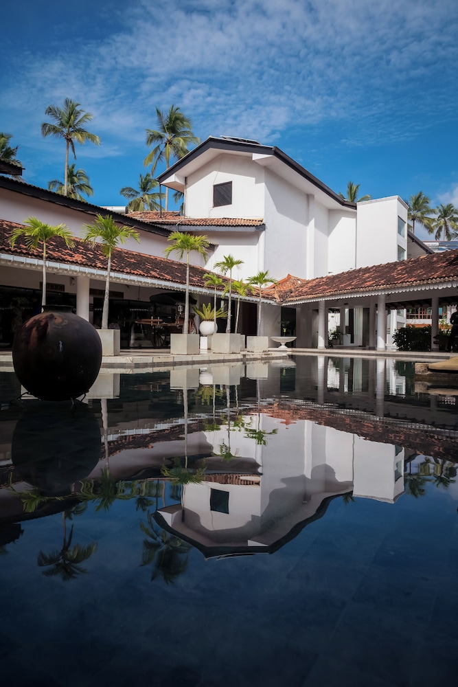Tangerine Beach Hotel in WADDUWA