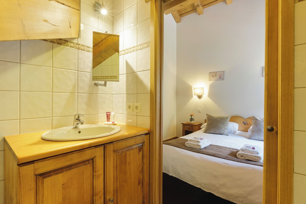 3 Bedrooms, Family, Apartment, Double and Twin Beds, Bunk Bed, 2 Bathrooms، Residence & Spa Vallorcine Mont-Blanc 10/10