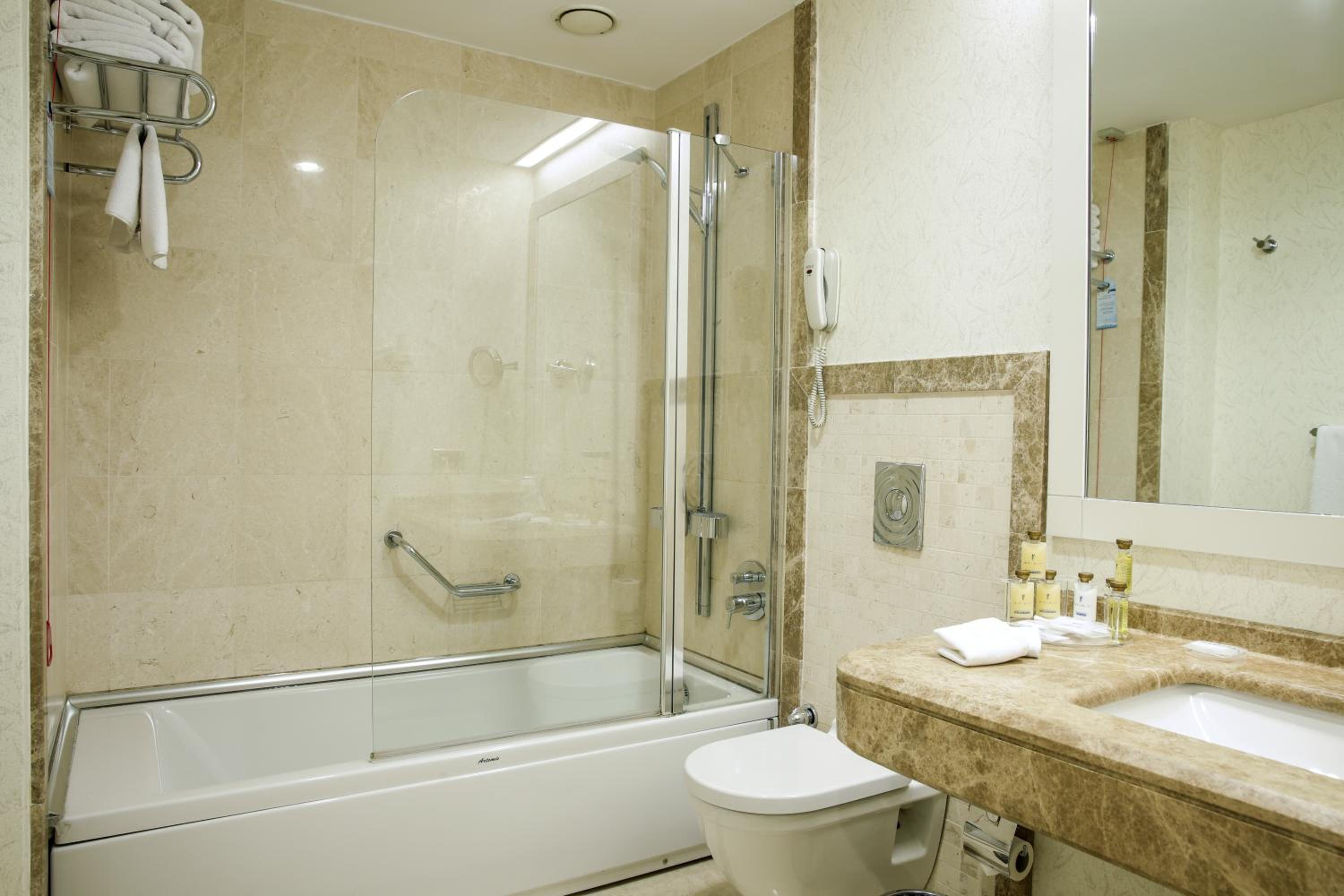 غرفة عائلية ثلاثية بإطلالة على المدينة، Byotell Hotel Istanbul 9/10