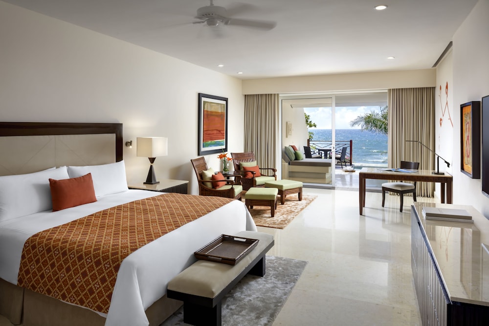 Ambassador At Grand Velas 24/66