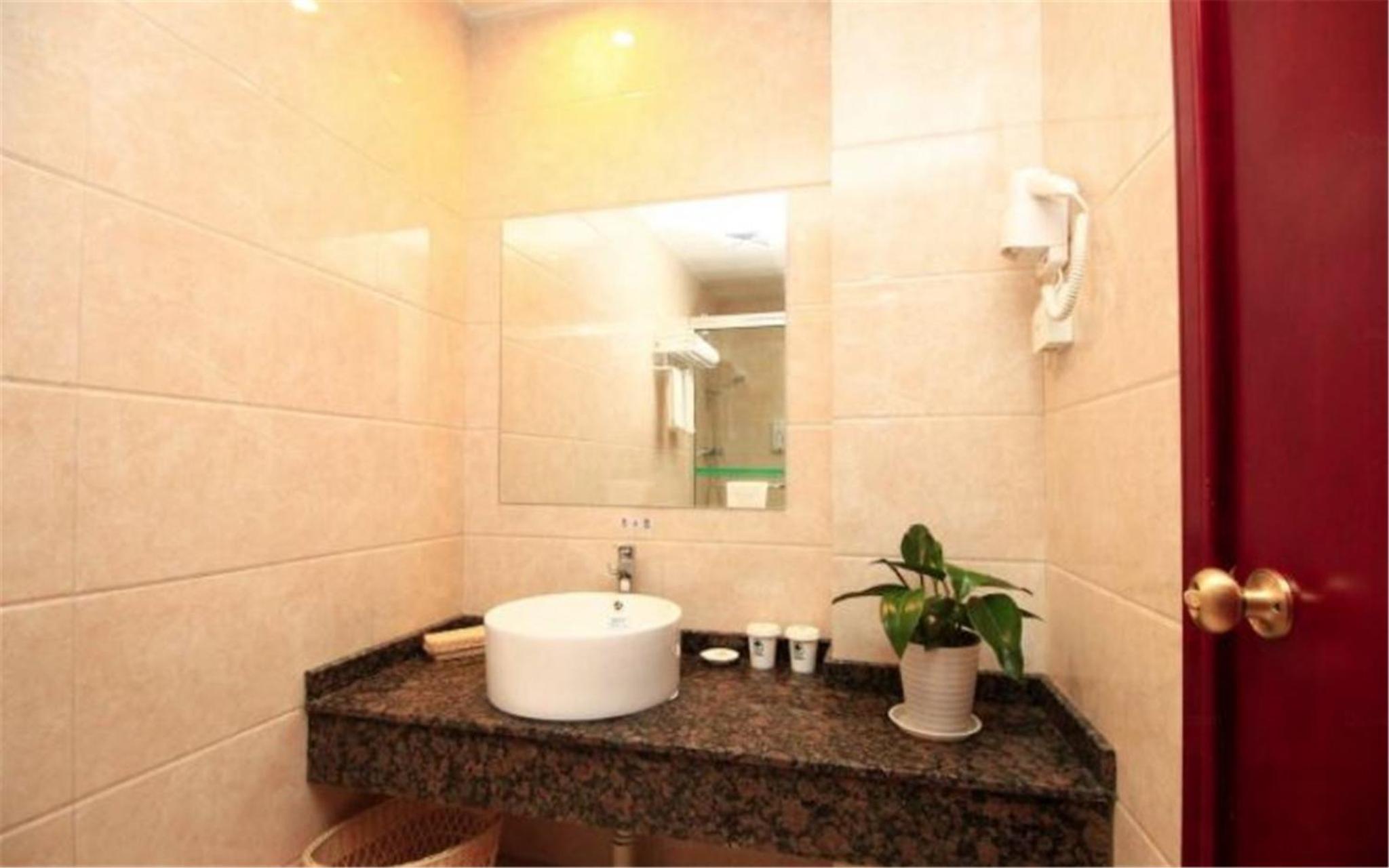 GreenTree Inn ShanDong RiZhao JuXian YinXing Avenue Middle ShanDong Road Business Hotel 58/67