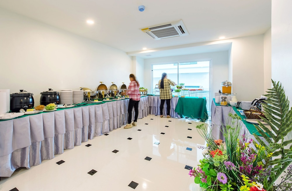 Chada At Nakhon 28/50