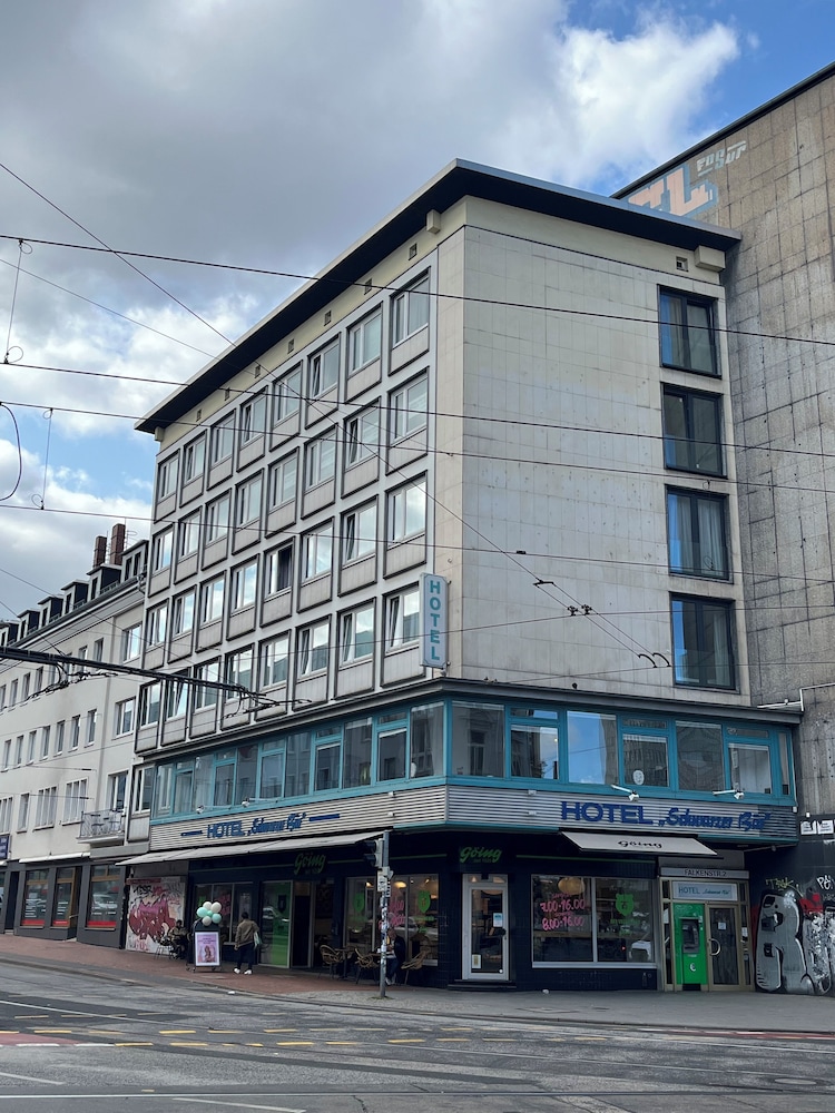 Hotel Schwarzer Bar 3/52