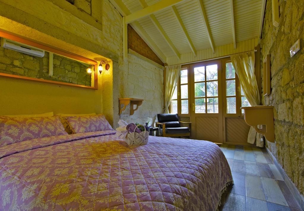 DELUXE, DOUBLE BED, GARDEN VIEW