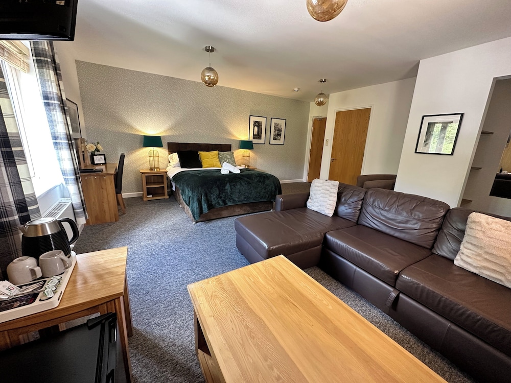 Churchill Court Hotel 32/59