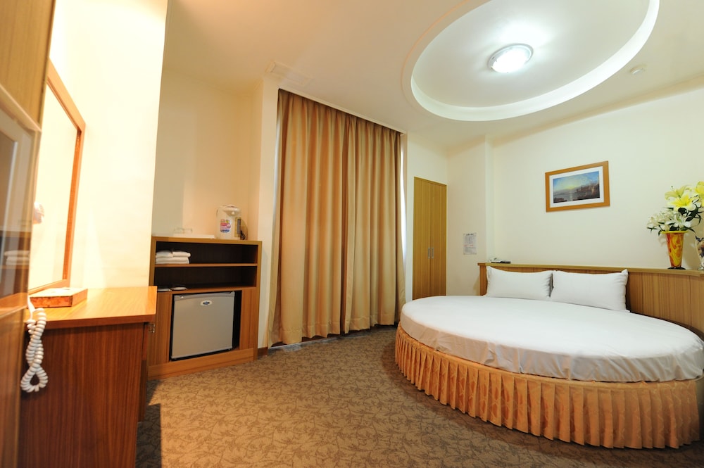 غرفة شهر العسل بسرير كوين، Raise Hotel Taichung 2/5