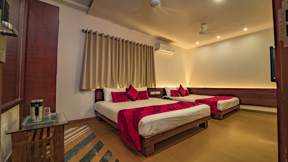 Uddhav Vilas Hotel 20/46