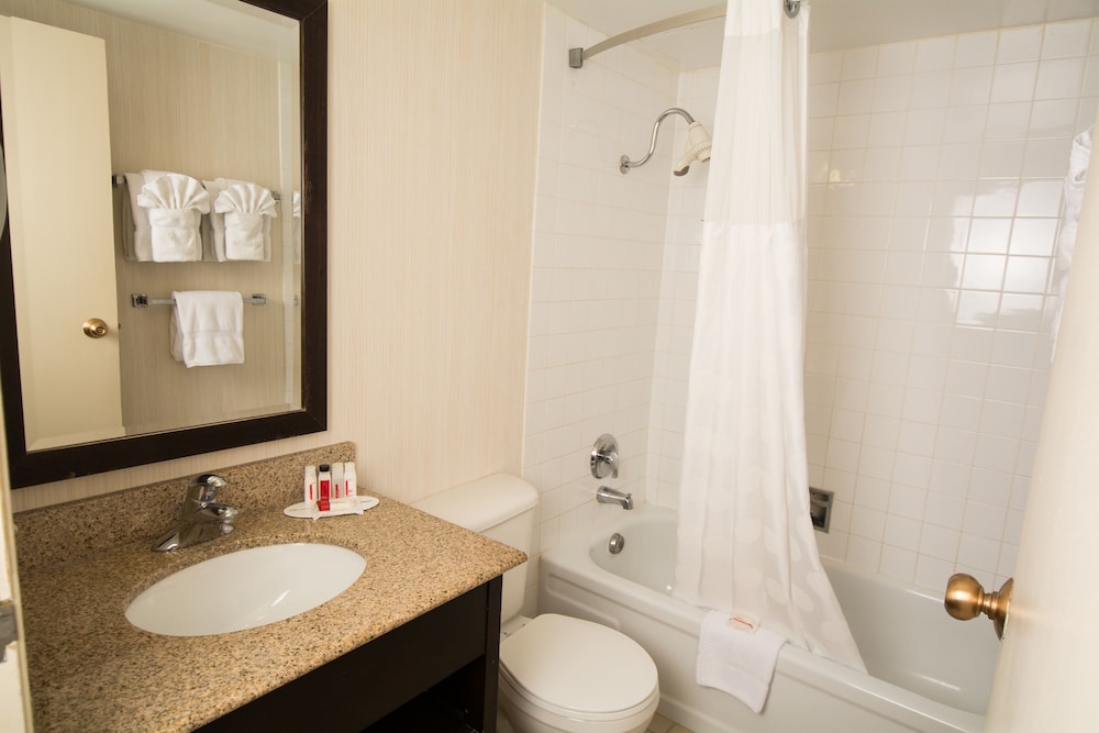 Edmonton Inn and Conference Centre 21/23