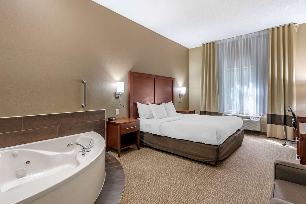 Comfort Inn & Suites St. Louis O Fallon 12/34