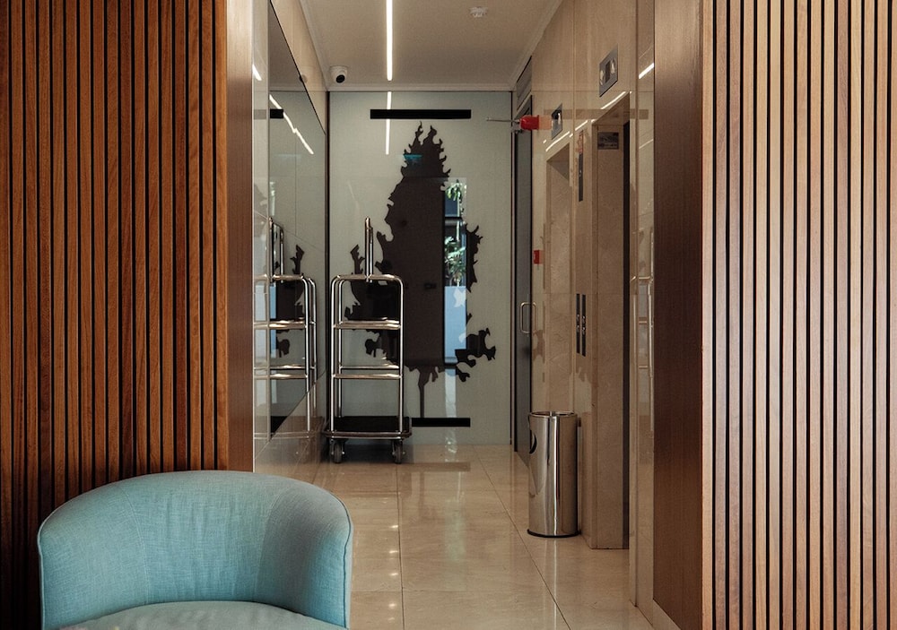 Central Park Residence 24/50