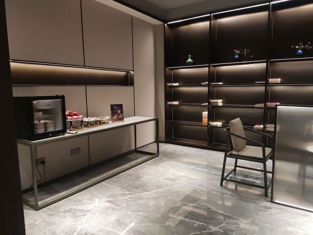 Yuezhi Hotel (Guangzhou Yuexiu Park Subway Station Store) 11/63